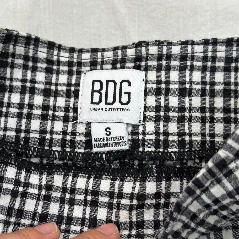 URBAN OUTFITTERS BDG DARREN SEERSUCKER NOTCHED MINI SKIRT